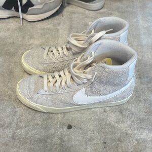Nike Suede High-Tops in Light Gray and White